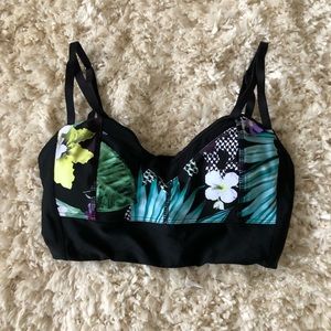 Hapari swim bralette Size Small NWT